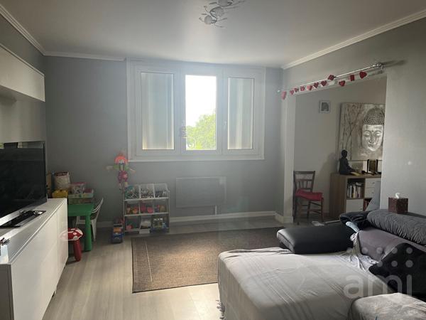 CHATELLERAULT, appartement type 4 de 90 m2