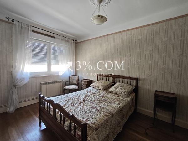 Maison
                                                                                                                                                                                                                                                                                                                        4 pièce(s)                                                                                                                                                                                                          2 chambre(s)                                                                                                                                                                                                          108  m²