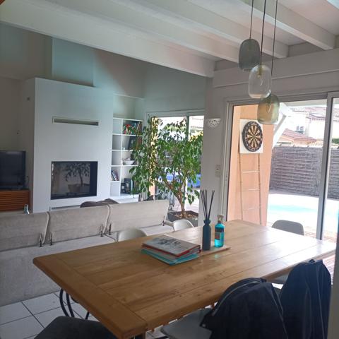 MAISON LUMINEUSE AVEC PISCINE DANS LE QUARTIER RECHERCHE DE ARLAC