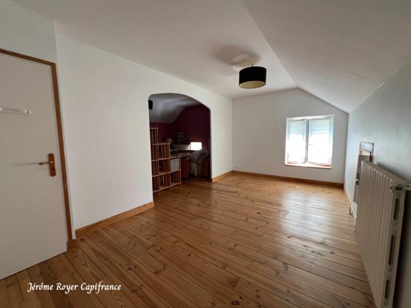 Propriété de charme à la campagne – 305 m² habitables sur 4,8 hectares avec piscine et dépendances