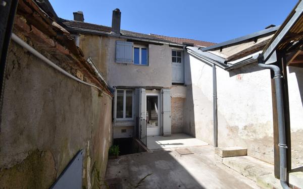 Maison à vendre    3 pièces • 70 m2 Cosne-Cours-sur-Loire