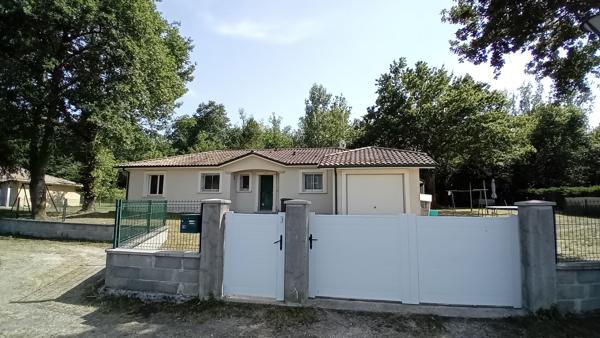 Maison à louer 10 kms de Mont De Marsan 3 chambres  garage normes PMR