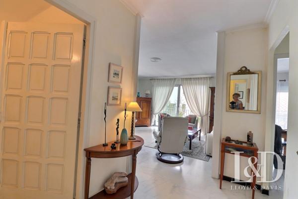 GRANDE ET LUMINEUSE MAISON DE VILLE- PERPIGNAN