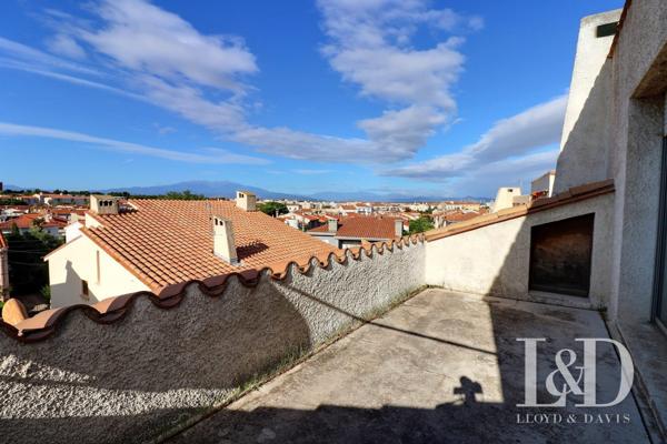 GRANDE ET LUMINEUSE MAISON DE VILLE- PERPIGNAN