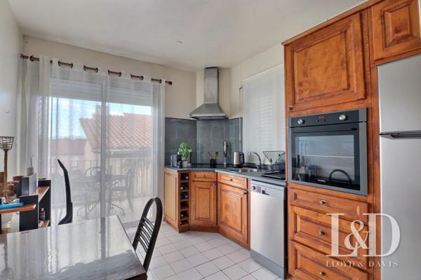 GRANDE ET LUMINEUSE MAISON DE VILLE- PERPIGNAN