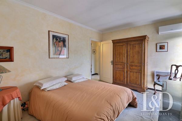 GRANDE ET LUMINEUSE MAISON DE VILLE- PERPIGNAN