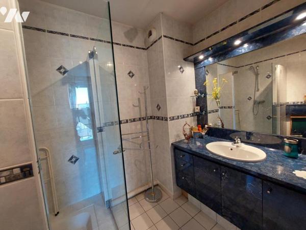 DERNIER ETAGE + TERRASSE+ GARAGE+ CAVE