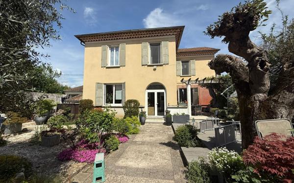 Maison à vendre    5 pièces •  Joyeuse