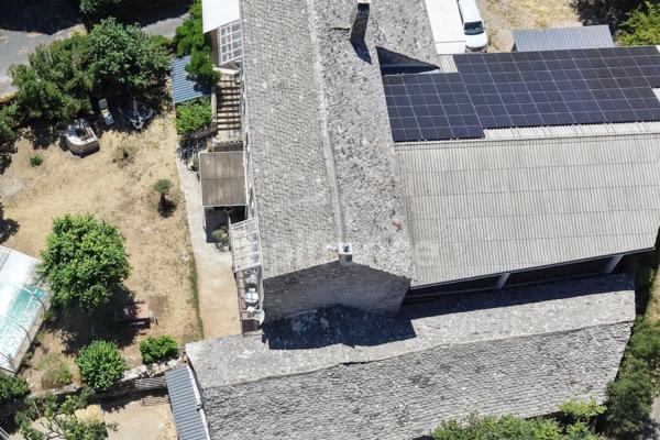 Propriété 203 m² habitables et 265 m² de dépendances