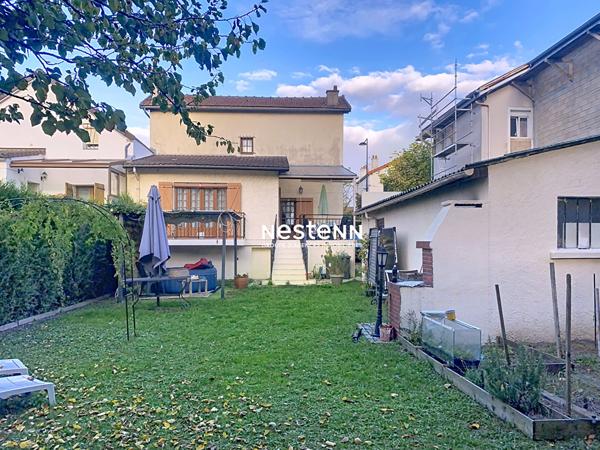 Maison Stains 4 pièces 72 m² sur 406 m² de terrain