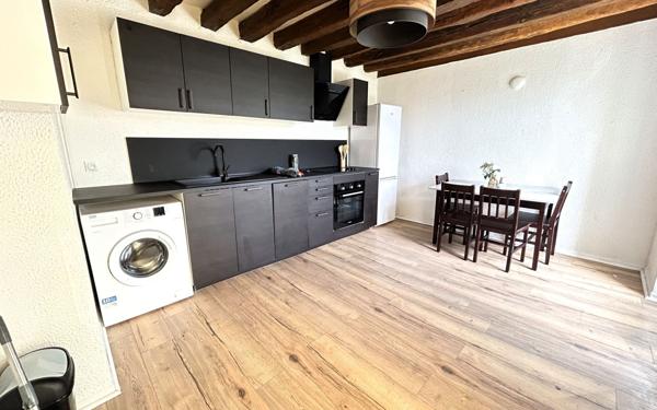 Immeuble à vendre    6 pièces •  Damigny