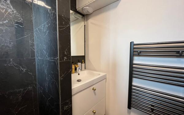 Immeuble à vendre    6 pièces •  Damigny