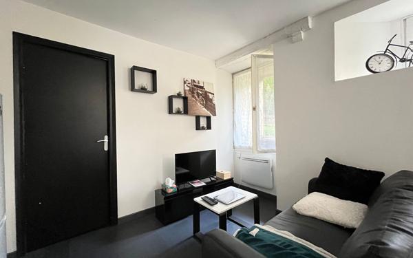 Immeuble à vendre    6 pièces •  Damigny