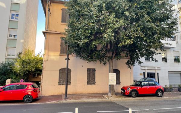 Terrain à vendre    Antibes