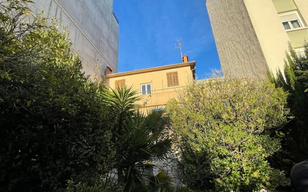 Terrain à vendre    Antibes