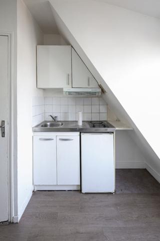MONTREUIL - RUE VOLTAIRE - DERNIER ÉTAGE - VUE DÉGAGÉE €128 400 ** - Référence 6728-AH