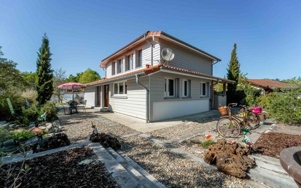 Maison à vendre    6 pièces •  Mimizan