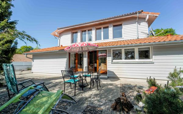 Maison à vendre    6 pièces •  Mimizan