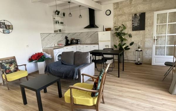 Vente Appartement P2 + terrasse Intra muros Aigues-mortes