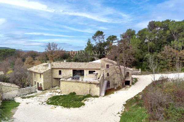 Propriété authentique de l'ère napoléonienne au charme provençal, avec vue sur le Ventoux