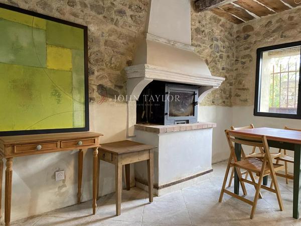 Propriété authentique de l'ère napoléonienne au charme provençal, avec vue sur le Ventoux
