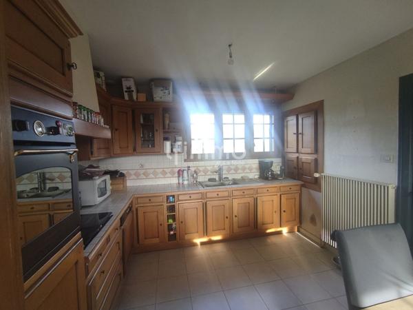 Maison + longère en pierre à rénover – Terrain de 9 000 m² avec étang