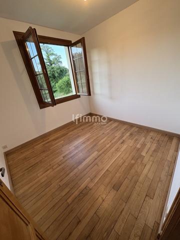 Maison + longère en pierre à rénover – Terrain de 9 000 m² avec étang