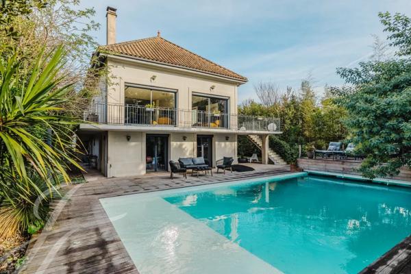 MAISON DE MAÎTRE EN PIERRE - JARDIN - PISCINE - GARAGE - JOHN TAYLOR