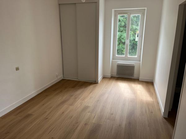 Appartement refait à neuf  Type 2 - Avenue de Nantes