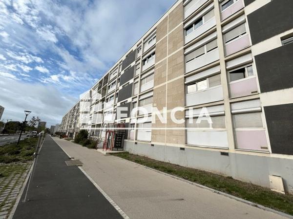 Location Appartement 5 pièces 80 m² - 29 A 43 AVENUE PIERRE ABELIN Chatellerault 86100