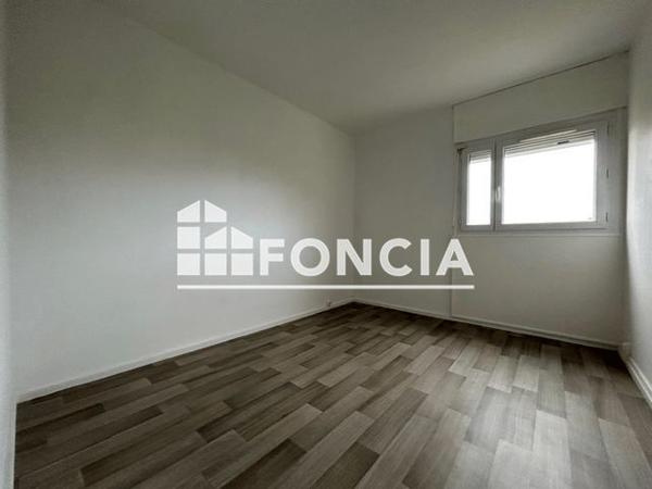 Location Appartement 5 pièces 80 m² - 29 A 43 AVENUE PIERRE ABELIN Chatellerault 86100