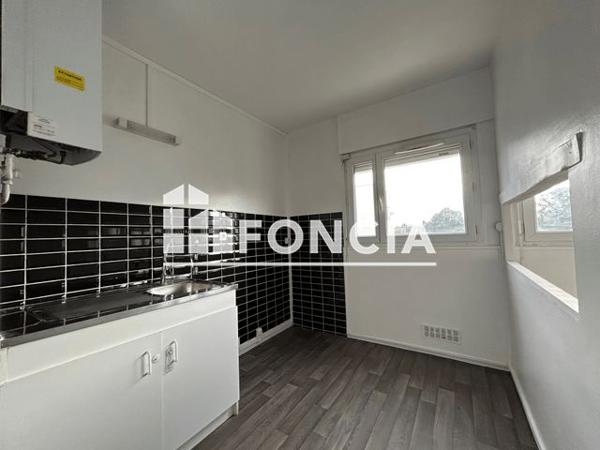 Location Appartement 5 pièces 80 m² - 29 A 43 AVENUE PIERRE ABELIN Chatellerault 86100