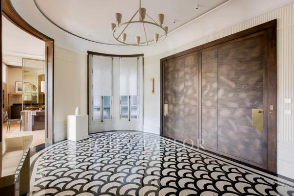 Sublime appartement vue Seine et Tour Eiffel - Montaigne