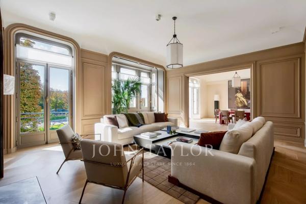 Sublime appartement vue Seine et Tour Eiffel - Montaigne