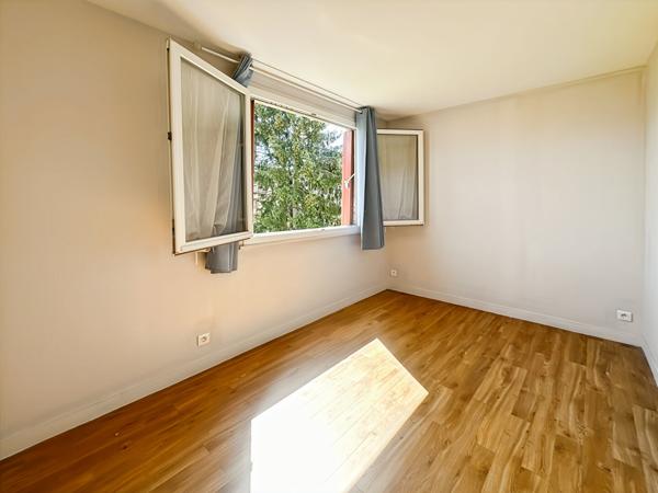 Appartement 3 pièces très lumineux proche RER , Bièvres, DPE D