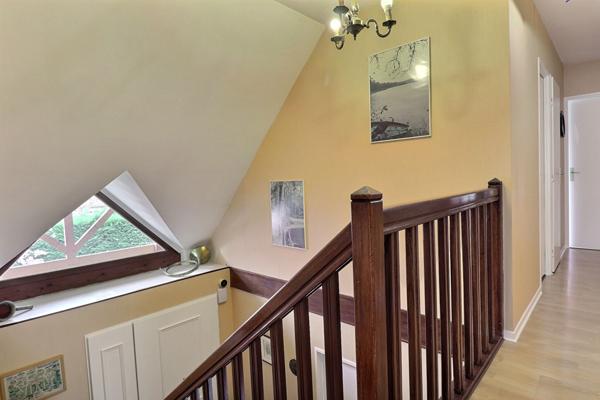 Magnifique propriété individuelle et familiale 7 p, 5 chbres 170 m² habitables (206 m² utiles) jardin, garage, cave dans le Domaine prisé du Golf à Courdimanche