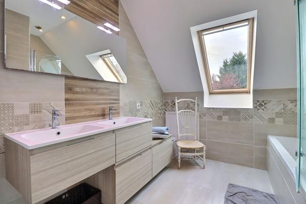 Magnifique propriété individuelle et familiale 7 p, 5 chbres 170 m² habitables (206 m² utiles) jardin, garage, cave dans le Domaine prisé du Golf à Courdimanche