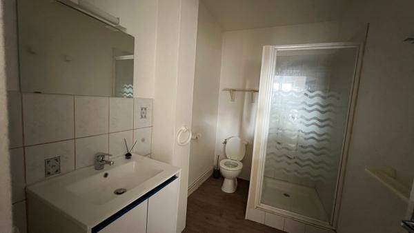 Avallon (89200) Appartement 45m² meublé refait à neuf - AVALLON - Une Chambre