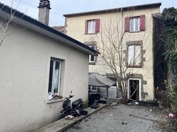 Immeuble à vendre |  Bourganeuf |  282 m²