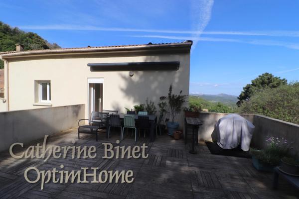 Charmant appartement avec grande terrasse à 10 minutes de Saint Florent