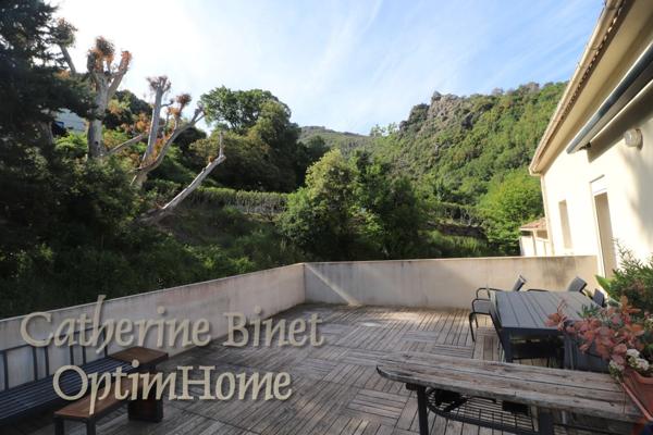 Charmant appartement avec grande terrasse à 10 minutes de Saint Florent