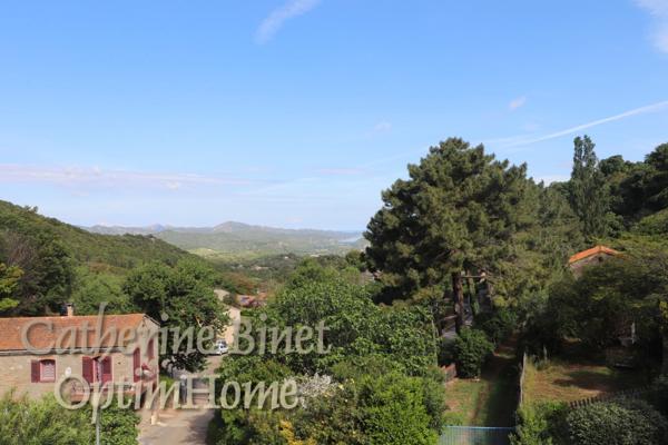 Charmant appartement avec grande terrasse à 10 minutes de Saint Florent