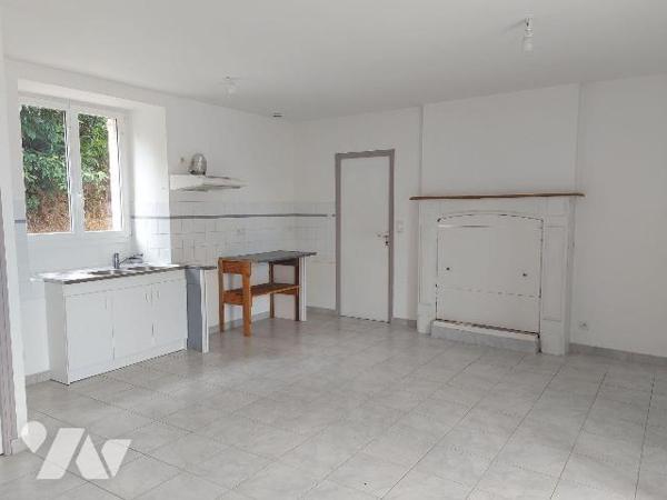 Maison avec jardin rénovée avec possibilité d'agrandissement : Elle comprend une pièce de vie a...