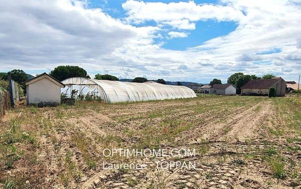 TERRAIN AVEC 2 DEPENDANCES