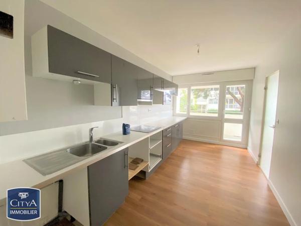 Appartement à louer 4 pièces 86m²