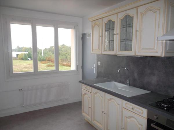 APPARTEMENT T4 A LOUER RIORGES - LE PONTET