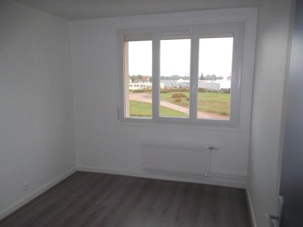 APPARTEMENT T4 A LOUER RIORGES - LE PONTET