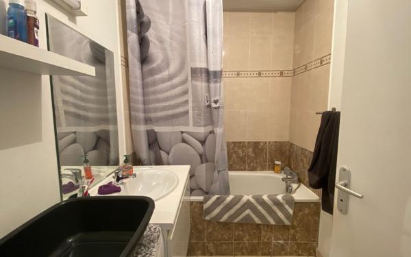 Appartement à vendre    3 pièces •  Istres