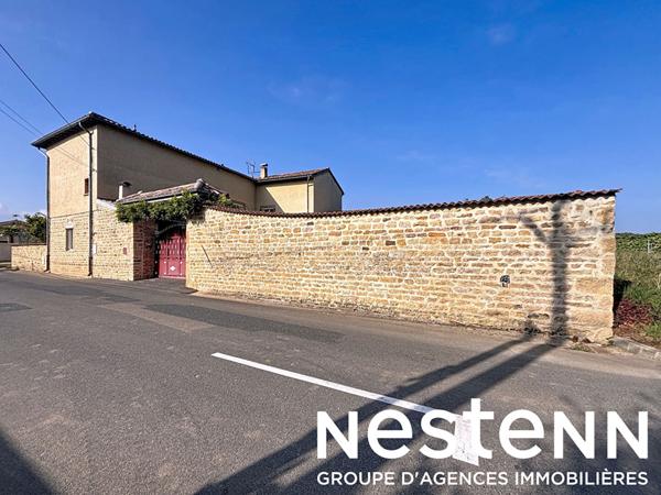 A vendre : Magnifique propriété avec piscine et jardin arboré à CRECHES SUR SAONE