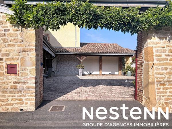 A vendre : Magnifique propriété avec piscine et jardin arboré à CRECHES SUR SAONE